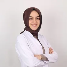 Uzm. Dyt. Aslıhan Özkan — Diyetisyen, Sakarya. Portre fotoğrafı.