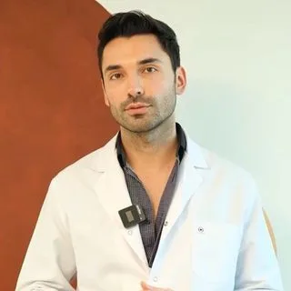 Uzm. Dr. Mutlu Adıgüzel — Şişli, İstanbul. Portre fotoğrafı.