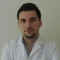 Dt. Burak Balcıoğlu — Diş Hekimi, Sakarya. Portre fotoğrafı.