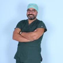 Prof. Dr. Cabir Alan — Üroloji, Çanakkale. Portre fotoğrafı.
