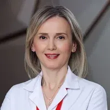 Op. Dr. Emine Barın Ergül — Kadın Hastalıkları Ve Doğum, Bahçelievler, İstanbul. Portre fotoğrafı.