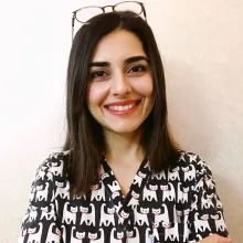 Dr. Öğr. Üyesi Rabia Merve Çelik — Ortodonti, Çukurova, Adana. Portre fotoğrafı.
