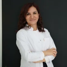 Doç. Dr. Tuğba Falay Gür — Dermatoloji, İstanbul. Portre fotoğrafı.