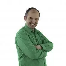 Doç. Dr. Bülent Çatalbaş — Ortodonti, Adapazarı, Sakarya. Portre fotoğrafı.