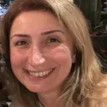 Uzm. Dr. Pelin Kaplan Sayan — Psikiyatri, İstanbul. Portre fotoğrafı.
