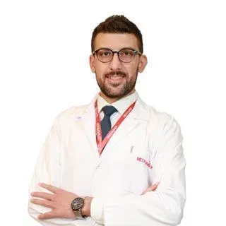 Doç. Dr. Ala Quisi — Kardiyoloji, Çukurova, Adana. Portre fotoğrafı.
