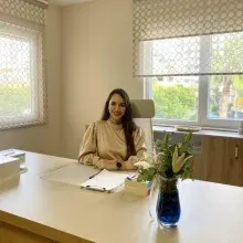 Psk. Ayça Babacanoğlu — Psikoloji, Antalya. Portre fotoğrafı.