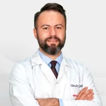 Op. Dr. Taha Çetin — Üroloji, Karşıyaka, İzmir. Portre fotoğrafı.