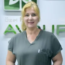 Op. Dr. Devrim Özlem Tatlı — Kadın Hastalıkları Ve Doğum, Karabağlar, İzmir. Portre fotoğrafı.