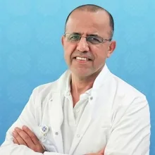 Prof. Dr. Ali Mert — İç Hastalıkları, İstanbul. Portre fotoğrafı.