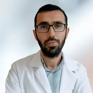 Op. Dr. Semih Bagatur — Göz Hastalıkları, İstanbul. Portre fotoğrafı.