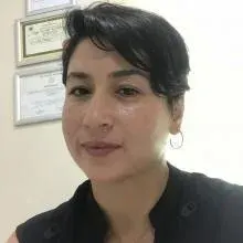 Uzm. Dr. Deniz Yavuz — Dermatoloji, Şişli, İstanbul. Portre fotoğrafı.