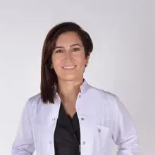 Op. Dr. Narmin Mammadova — Plastik Rekonstrüktif Ve Estetik Cerrahi, İstanbul. Portre fotoğrafı.