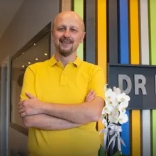 Uzm. Dr. Hakan Bektaş — Çocuk Sağlığı Ve Hastalıkları, Ankara. Portre fotoğrafı.