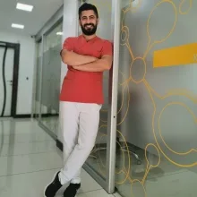 Dt. Süleyman Çetinkaya — Diş Hekimi. Portre fotoğrafı.