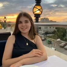 Dyt. Ecem Kulaç — Diyetisyen, İstanbul. Portre fotoğrafı.