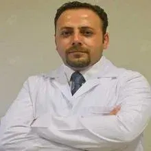 Op. Dr. Serveren Yurtsever — Kulak Burun Boğaz, Diyarbakır. Portre fotoğrafı.