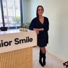 Uzm. Dt. Hatice Açıkel — Çocuk Diş Hekimliği (Pedodonti), Mersin. Portre fotoğrafı.