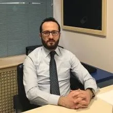 Dr. Öğr. Üyesi V. Yavuz Tokgöz — Kadın Hastalıkları Ve Doğum, Eskişehir. Portre fotoğrafı.