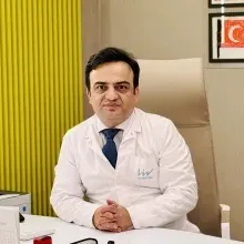 Uzm. Dr. Selami Bayrakdar — Çocuk Sağlığı Ve Hastalıkları, Bahçelievler, İstanbul. Portre fotoğrafı.