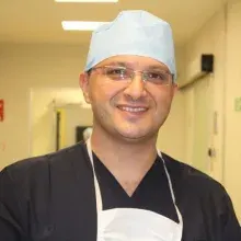 Op. Dr. Yalçın Özsoy — Kulak Burun Boğaz, İstanbul. Portre fotoğrafı.