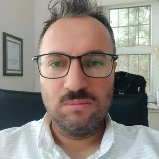 Dr. Ömer Sabur — Pratisyen, Viranşehir, Şanlıurfa. Portre fotoğrafı.