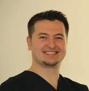 Dr. Dt. Cemal Şişman profilinde yer alan galeri fotoğrafı.