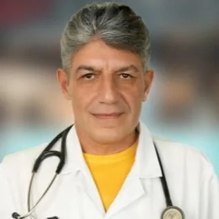Uzm. Dr. Peyman Levent Türkoğlu — Kardiyoloji, Küçükçekmece, İstanbul. Portre fotoğrafı.
