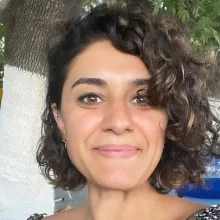 Uzm. Fzt. Elçin Akyürek — Fizyoterapi Ve Rehabilitasyon, İstanbul. Portre fotoğrafı.