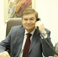 Prof. Dr. Ege Özgentaş — Plastik Rekonstrüktif Ve Estetik Cerrahi, İstanbul. Portre fotoğrafı.