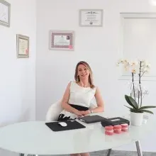 Prof. Dr. Emine Uluğ Kaygısız — Bursa. Portre fotoğrafı.