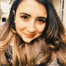 Psk. Ezgi Yaldız — Psikoloji, Kocaeli. Portre fotoğrafı.