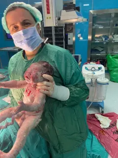 Op. Dr. Emine Suat profilinde yer alan galeri fotoğrafı.