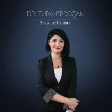 Uzm. Dr. Tuba Erdoğan — Psikiyatri, İstanbul. Portre fotoğrafı.