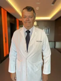 Op. Dr. Erol Olcaş profilinde yer alan galeri fotoğrafı.