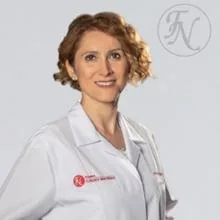 Prof. Dr. Şule Güngör — Dermatoloji, İstanbul. Portre fotoğrafı.