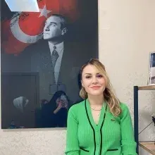 Op. Dr. Ülkü Yaka — Kadın Hastalıkları Ve Doğum, Van. Portre fotoğrafı.