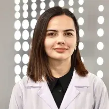 Dr. Dt. Naz Turan — Bursa. Portre fotoğrafı.
