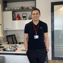 Dt. Ahmet Canbulut — Diş Hekimi, Kayseri. Portre fotoğrafı.