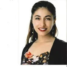 Uzm. Psk. Ferah Ceren Comart — Psikoloji. Portre fotoğrafı.