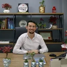 Op. Dr. Erdi Özdemir — Kulak Burun Boğaz, İstanbul. Portre fotoğrafı.