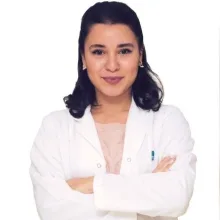 Uzm. Dyt. İklim Uçar — Diyetisyen. Portre fotoğrafı.