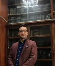 Op. Dr. Batuhan Demır — Genel Cerrahi, İzmir. Portre fotoğrafı.