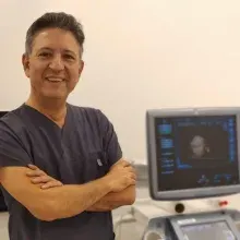 Uzm. Dr. Halil Mesut — Radyoloji, İstanbul. Portre fotoğrafı.