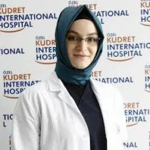 Dr. Rüveyda Kahveci — Acil Tıp, Çankaya, Ankara. Portre fotoğrafı.