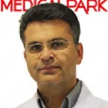 Op. Dr. Niyazi Öztürk — Ortopedi Ve Travmatoloji, Antalya. Portre fotoğrafı.