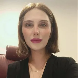 Uzm. Psk. Pınar Özgüven — Adana. Portre fotoğrafı.