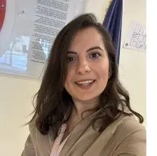 Psk. Dan. Şeyma Özdemir — Psikolojik Danışma ve Rehberlik, Bursa. Portre fotoğrafı.