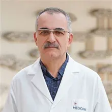 Uzm. Dr. Ayhan Şeker — Çocuk Sağlığı Ve Hastalıkları, Beylikdüzü, İstanbul. Portre fotoğrafı.