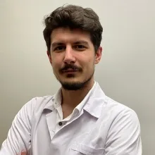Fzt. Ali Demiröz — Fizyoterapi Ve Rehabilitasyon, İstanbul. Portre fotoğrafı.